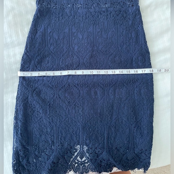 EUC Remarkable Navy Blue Sheer Lace Short Sleeve Mini Dress Sz L - Picture 3 of 10